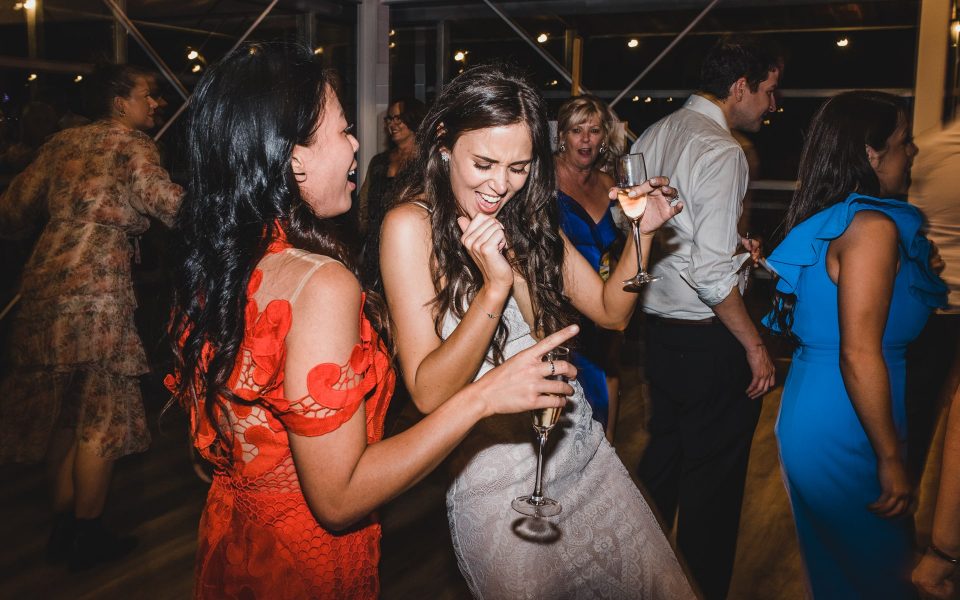 10 tips for an awesome, stress-free wedding.